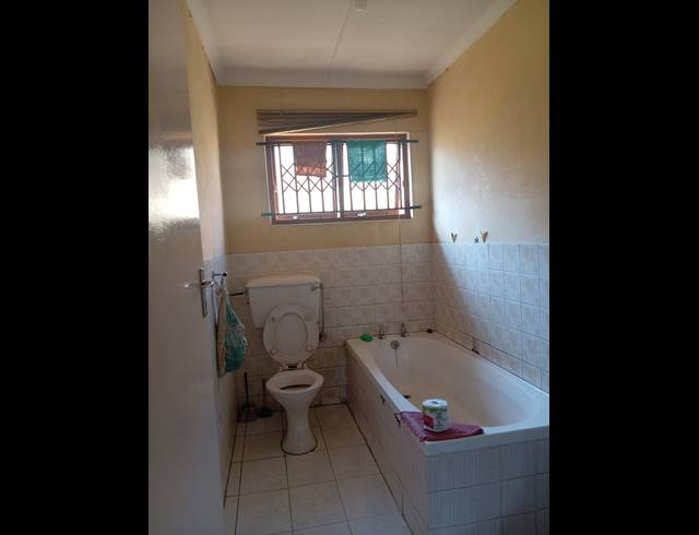 3 BEDROOM HOUSE FOR SALE IN UMLAZI BB